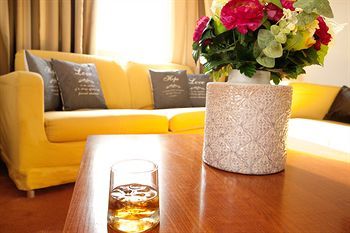 Plaza Art Hotel