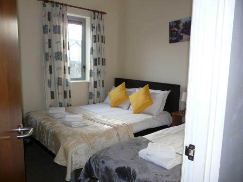 The Courtyard Apartments