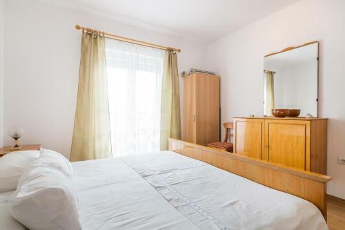 Apartment Arbanija 7543a