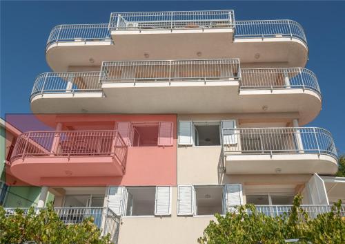 Apartments More