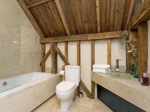 Chilsham Barn