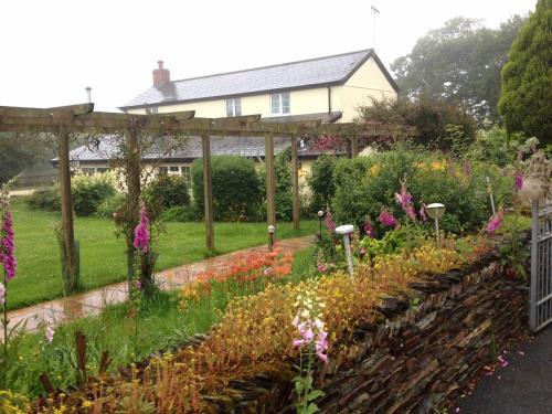 Hostal Barton Gate Farm B&B