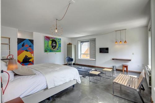 Hostal Bed And Breakfast Zuid Oost Heesterveld / Bnb Zoh