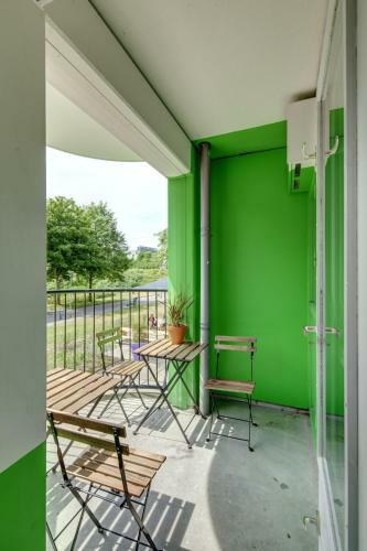 Hostal Bed And Breakfast Zuid Oost Heesterveld / Bnb Zoh