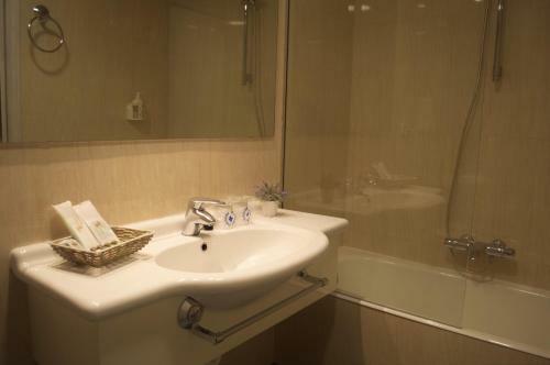 Ares Hotel