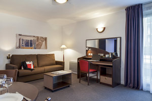 Hotel Comfort Suites Le-port-marly Paris Ouest