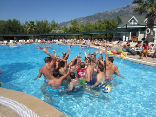 Green Forest Hotel - Adults Only