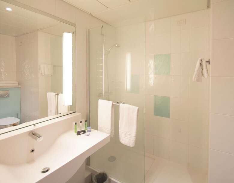 Living Place Hotel
