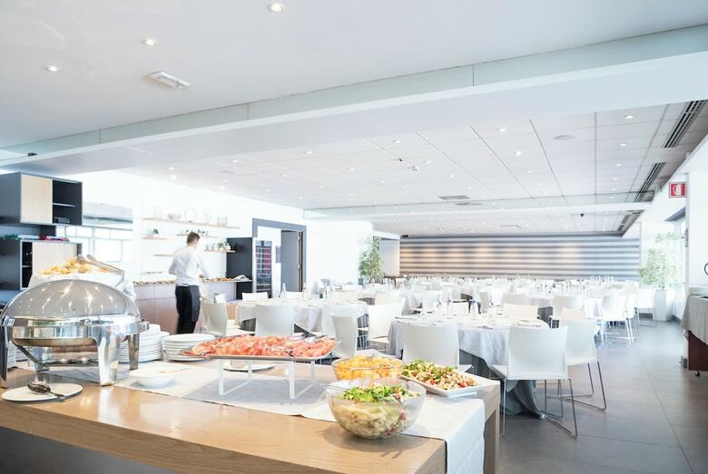 Living Place Hotel