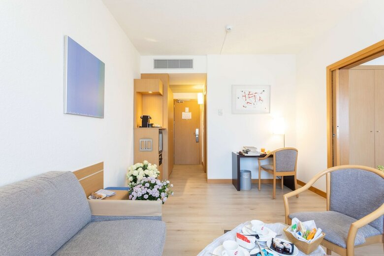 Living Place Hotel