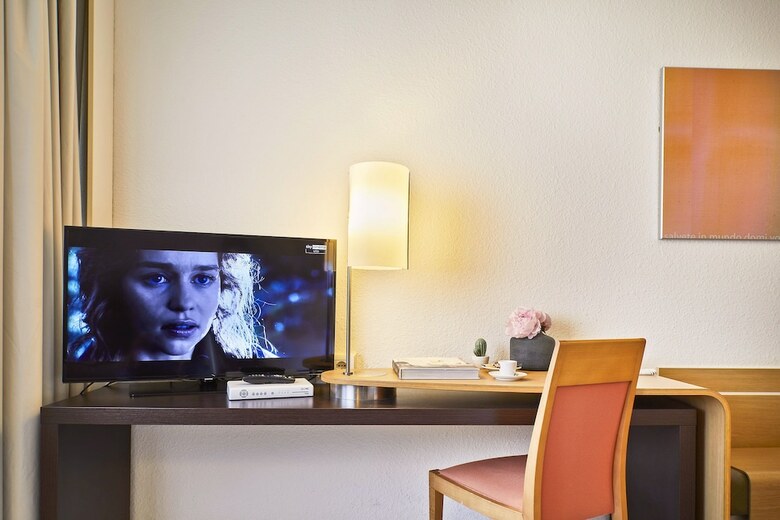 Living Place Hotel