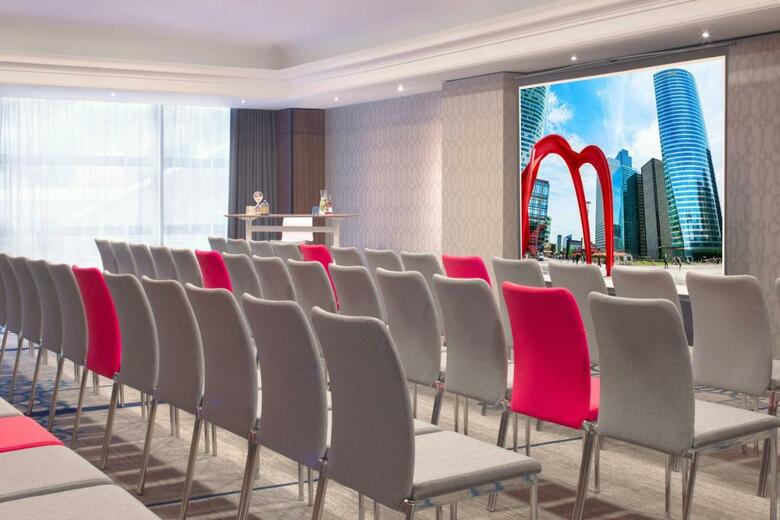 Renaissance Paris La Defense Hotel, A Marriott Luxury & Lifestyle Hotel
