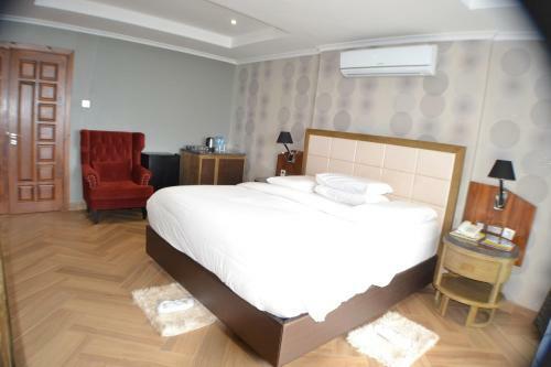 Hotel Tanga Beach Resort & Spa