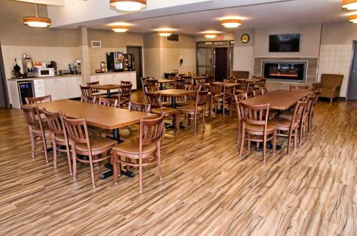 Posada Lakeview Inn & Suites Brandon