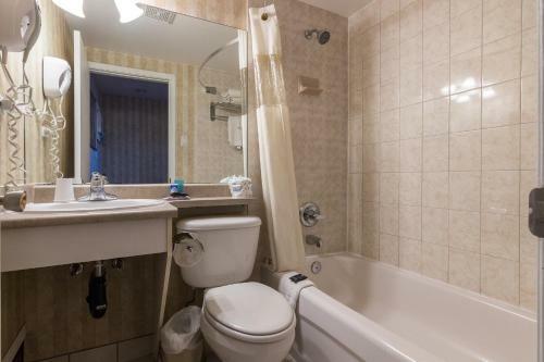 Motel Canadas Best Value Inn Chinook Station