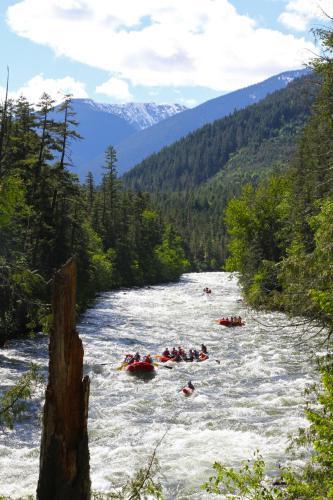 Reo Rafting Resort