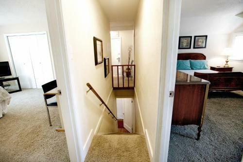 Hostal Portland Piedmont Guesthouse