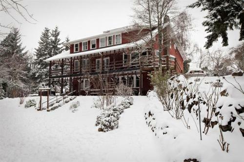 The Gatewood Bed And Breakfast