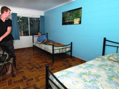 Hostal Njoy Travellers Resort #