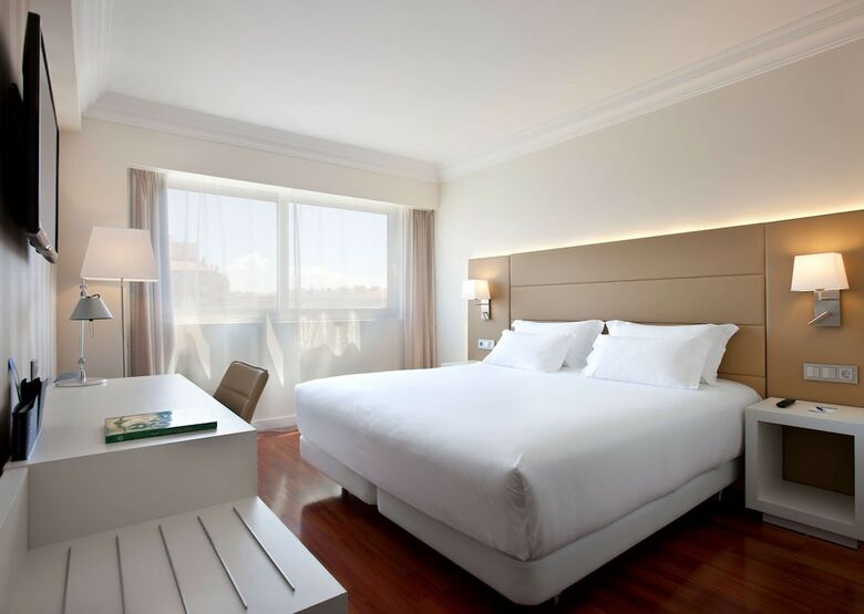 Hotel NH Pamplona Iru�a Park