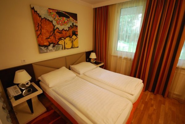 Hotel Pension Attach�