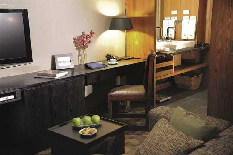 Pacific Business Hotel