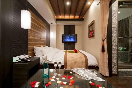 Hotel Myth