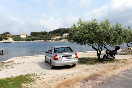 Hostal Triple Room Lumbarda 4403f