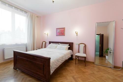 Two-bedroom Apartment Near The Station