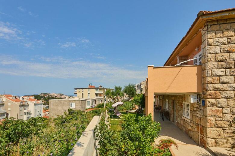 Residencia Guesthouse Anica