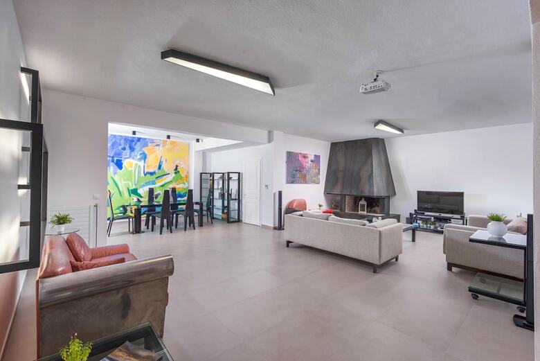 The White Villa At Sani