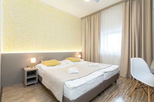 Hostal Pension Akat