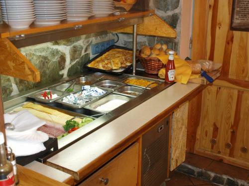 Hostal Pension Akat