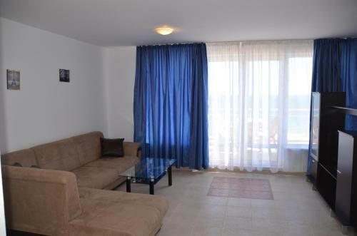 Oasis Laguna Apartments