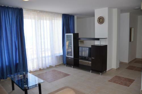 Oasis Laguna Apartments