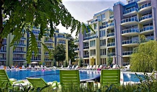 Oasis Laguna Apartments