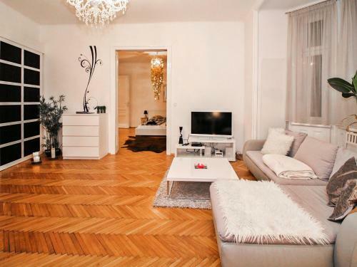 Apartment Romantic Living