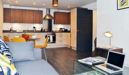 Metalworks By Ur Stay Apartments