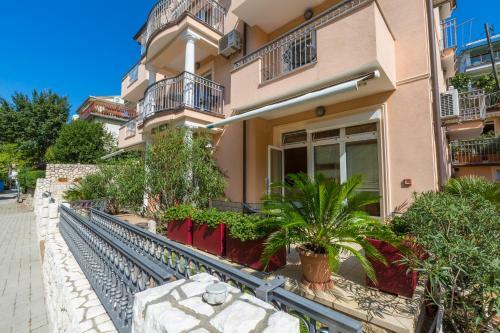 Amfora Apartments