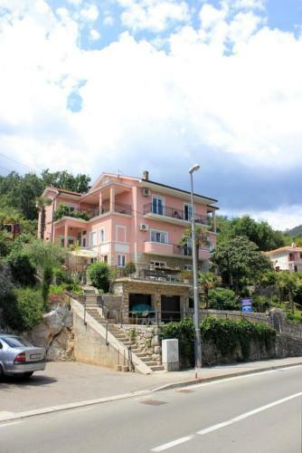Hostal Double Room Medveja 2305b