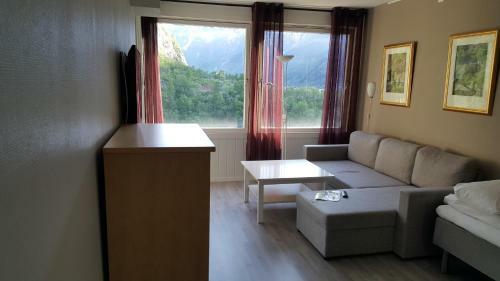 Apartamento Trolltunga Guesthouse