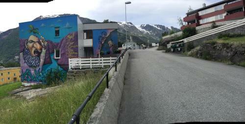 Apartamento Trolltunga Guesthouse