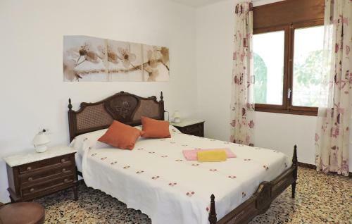 Holiday Home Sant Jordi D'alfama 09