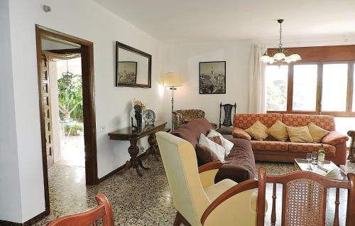 Holiday Home Sant Jordi D'alfama 09