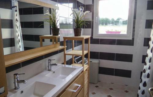 Holiday Home Le Pizou 02