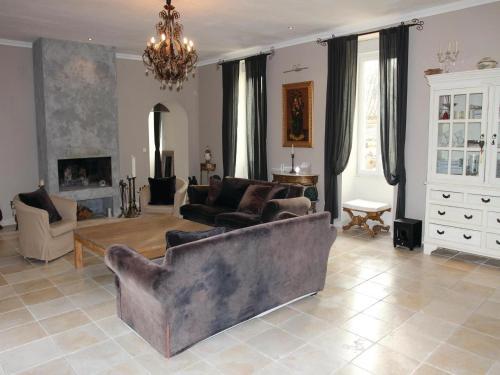 Holiday Home Pont Saint Esprit With Fireplace 03