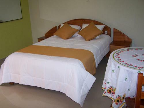 Hostal Alojamiento "selva Del Sol"