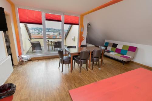 Hostal Alex 30 Hostel