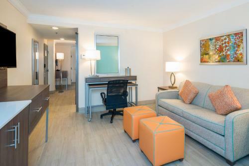 Hotel Holiday Inn Express & Suites Nassau
