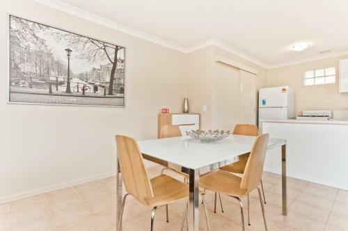 Villa Brentwood Short Stays